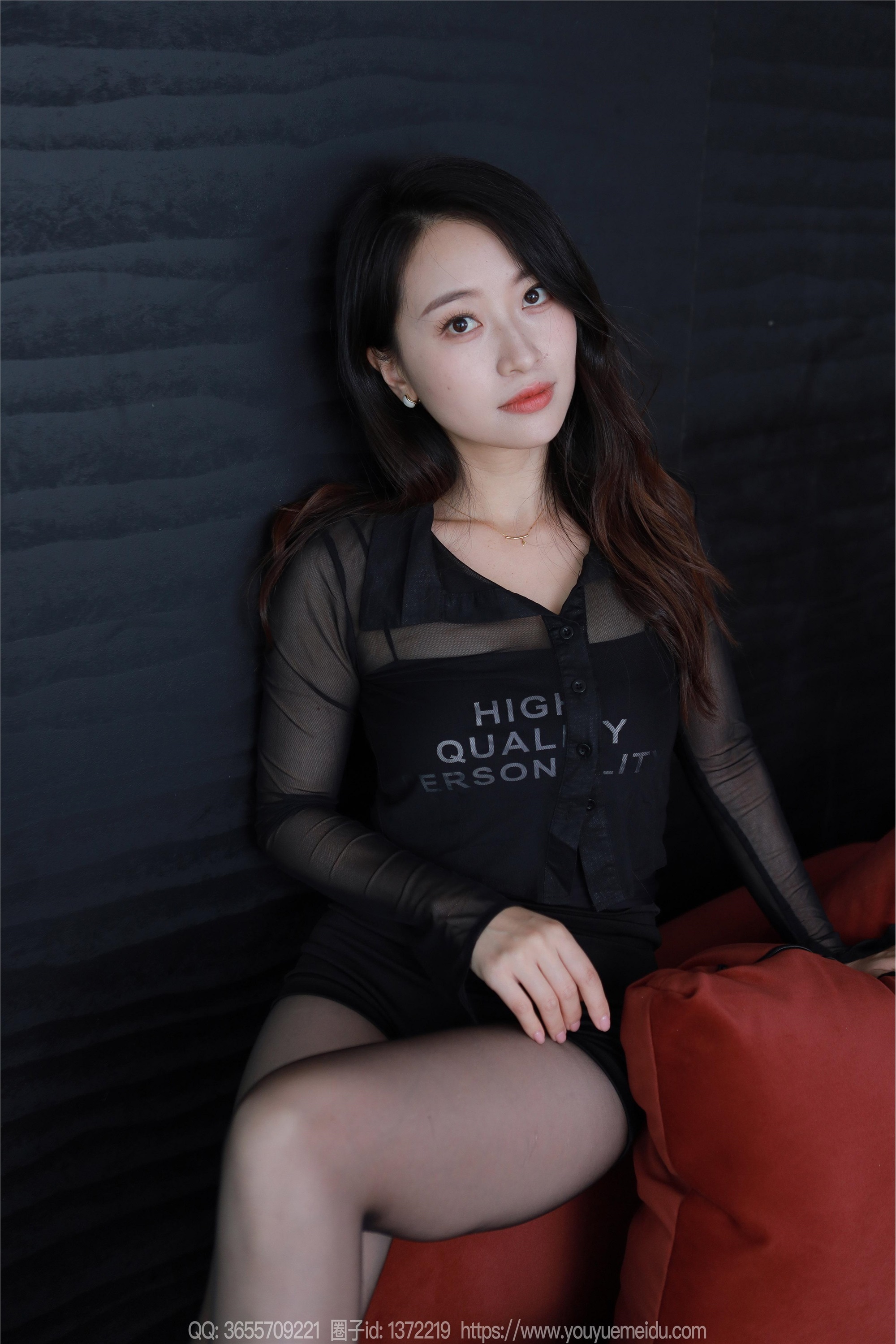 IESS异思趣向  2024.04.11 丝享家 1713 小婕《红色沙发（下）》